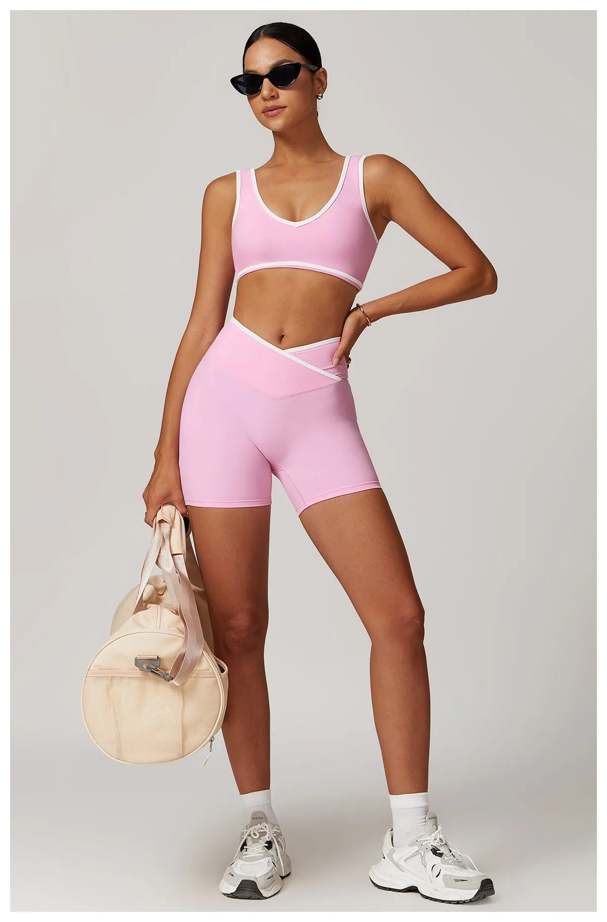 Short Assinatura em V