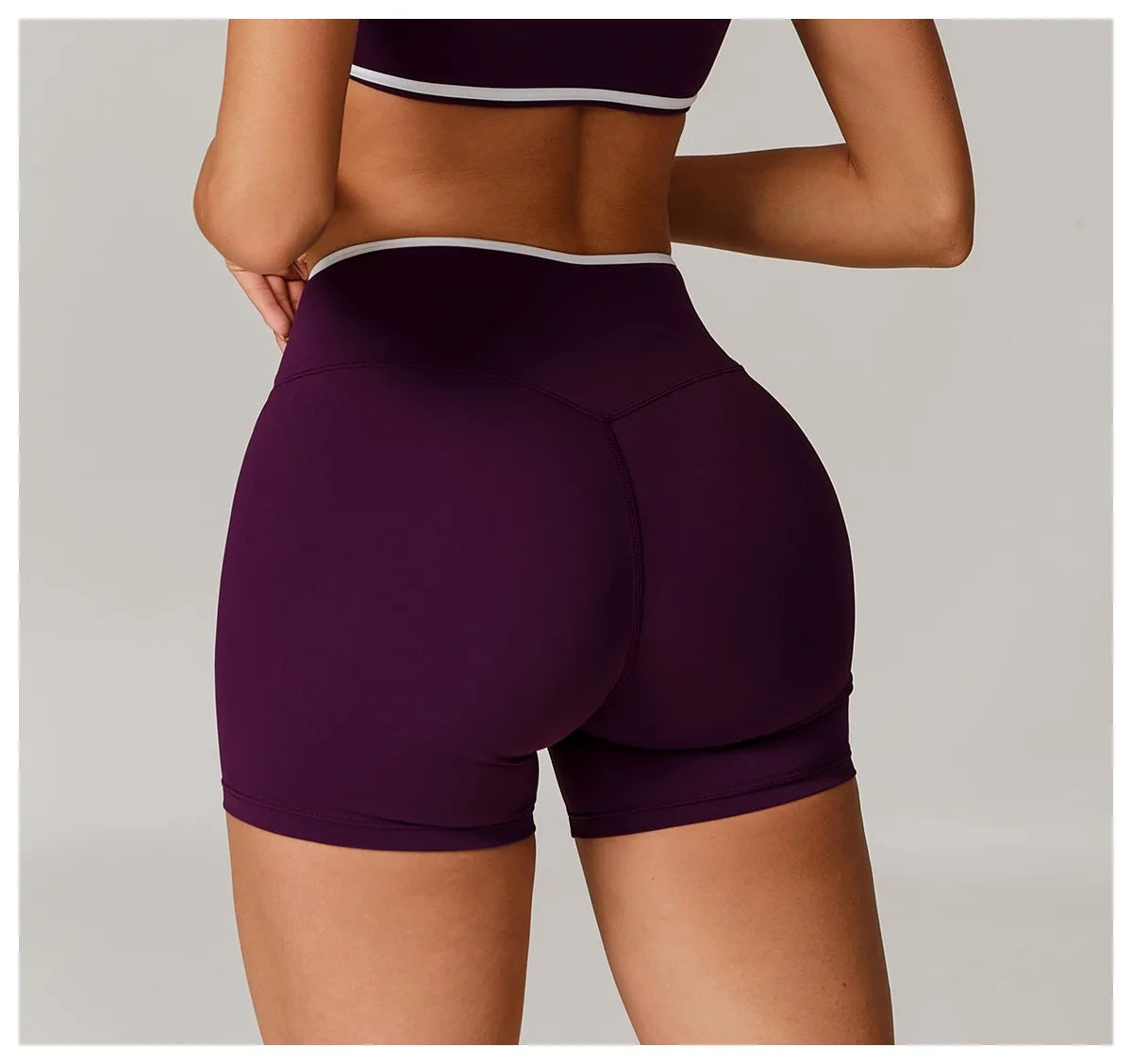 Short Assinatura em V